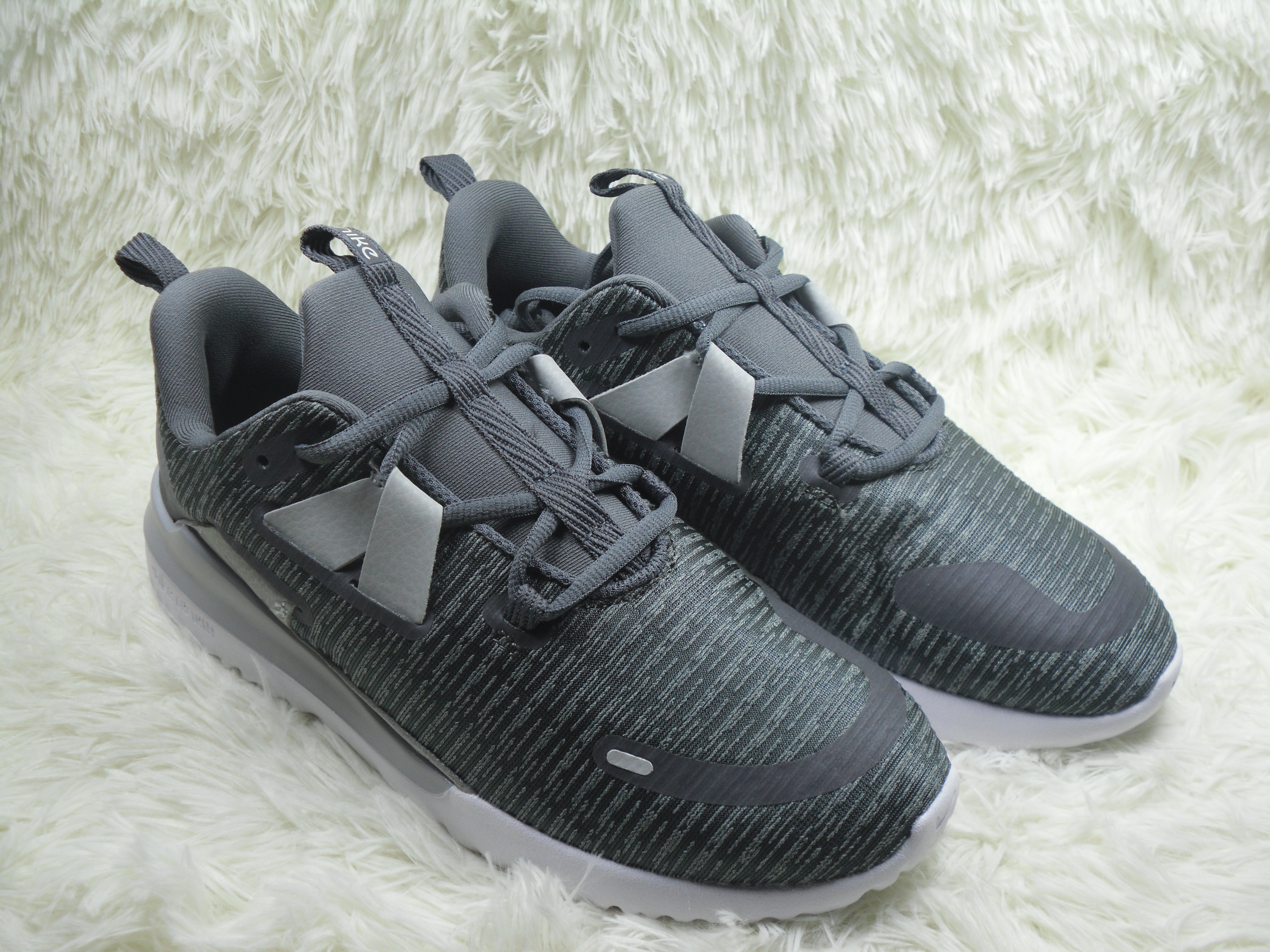Men Nike Renew Arena Knit Black Grey Running Shoes